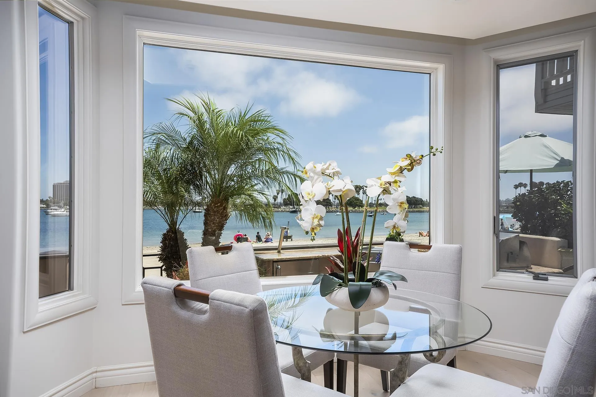 2741 Bayside Walk