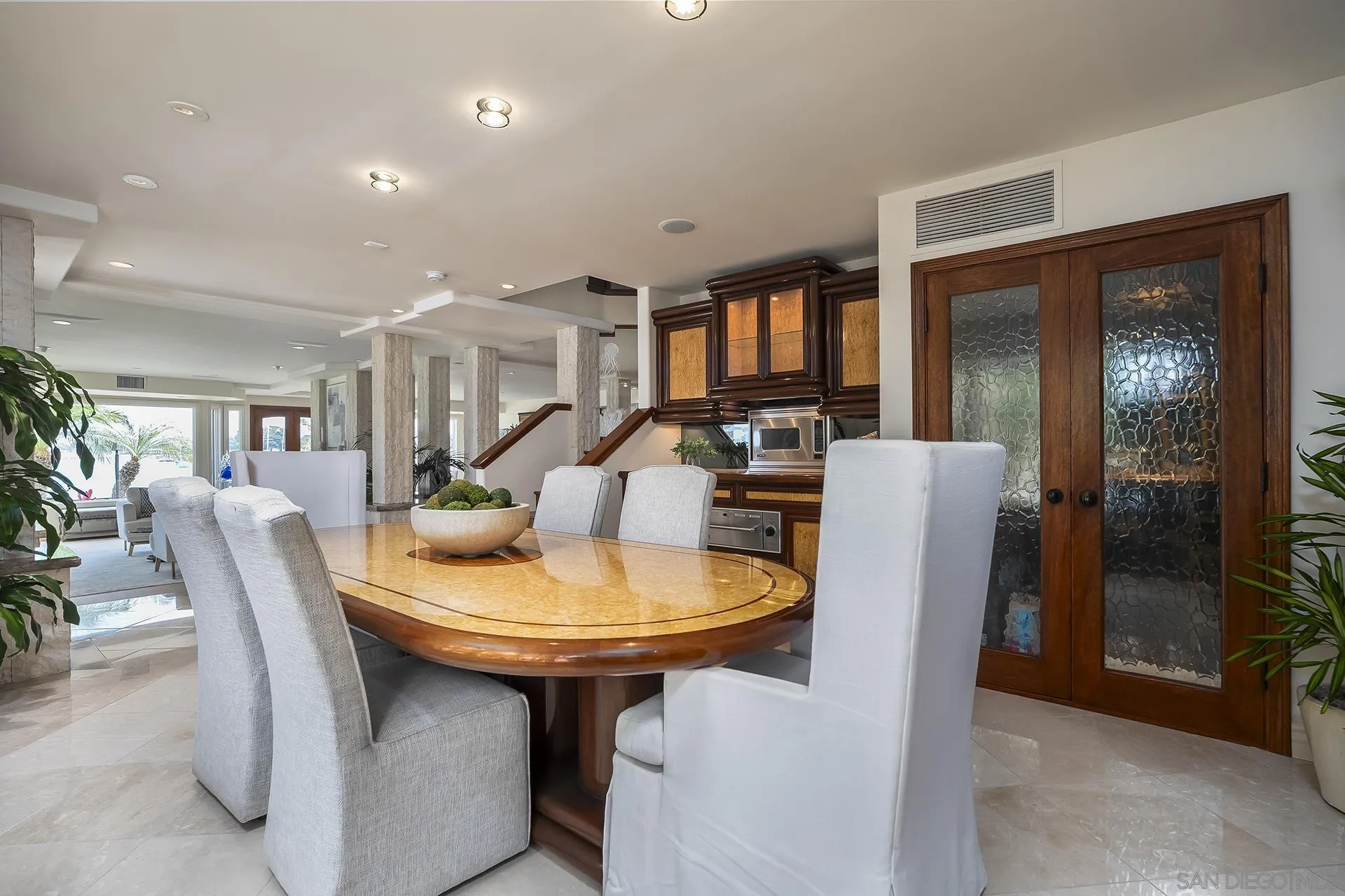 2741 Bayside Walk
