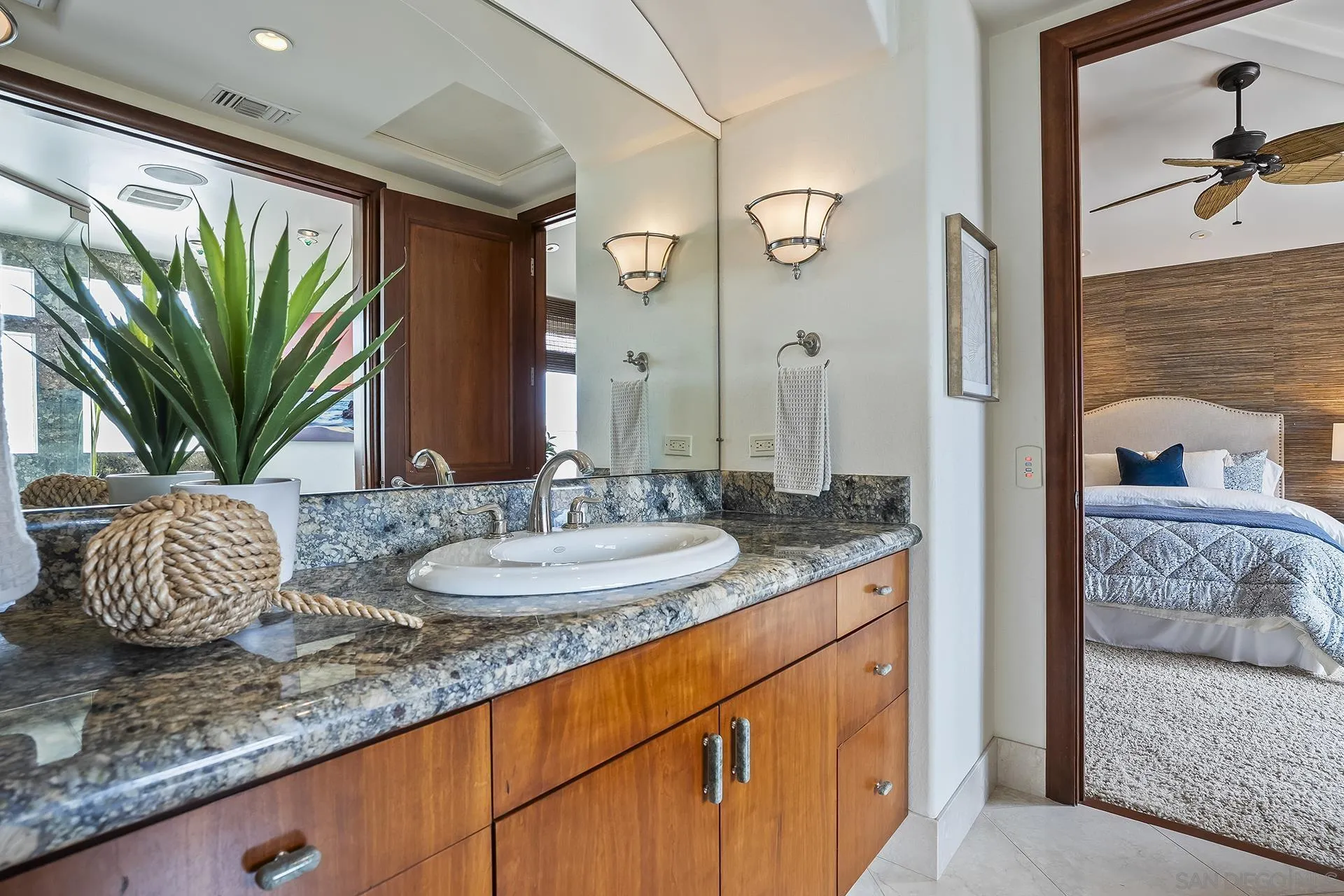2741 Bayside Walk