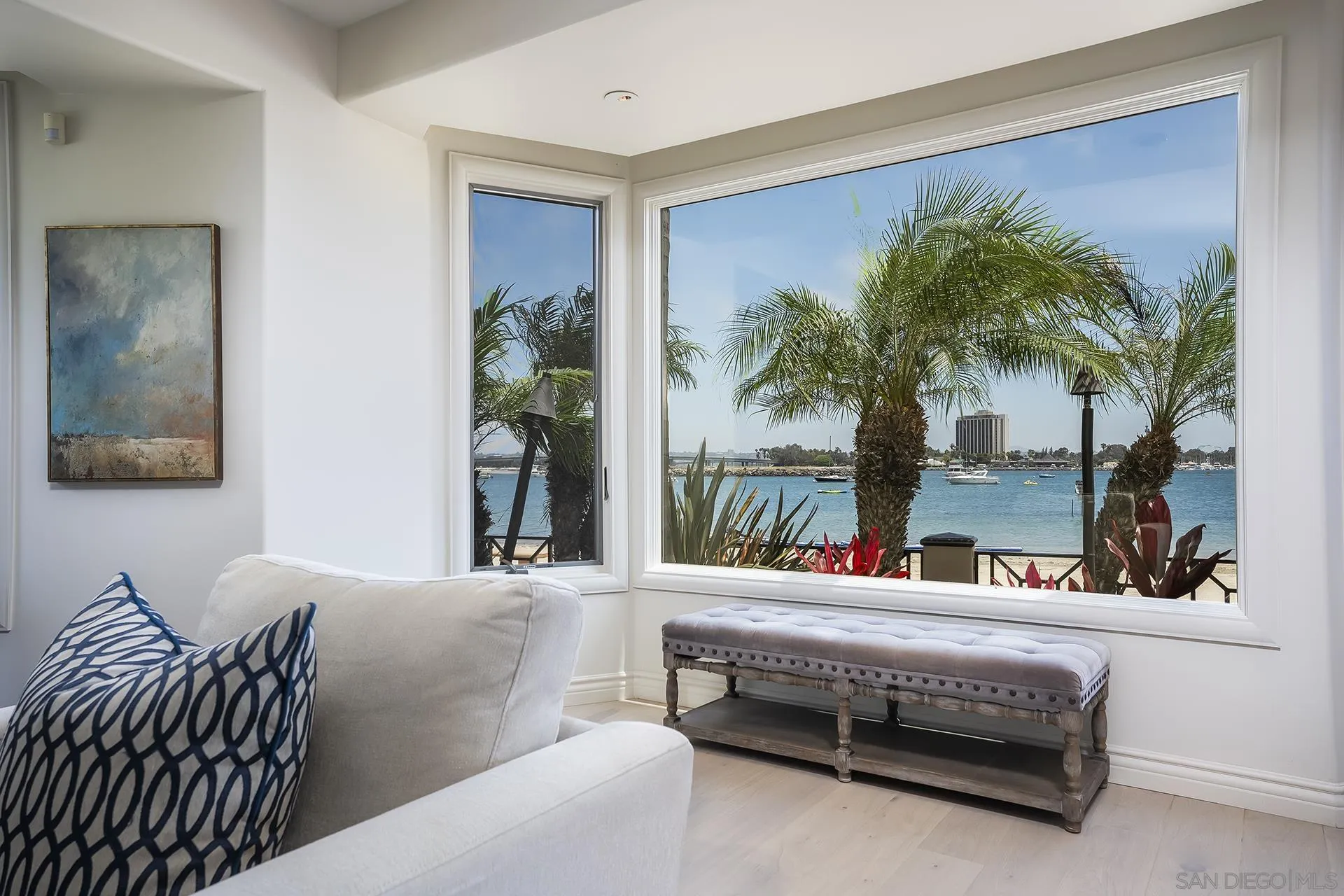 2741 Bayside Walk