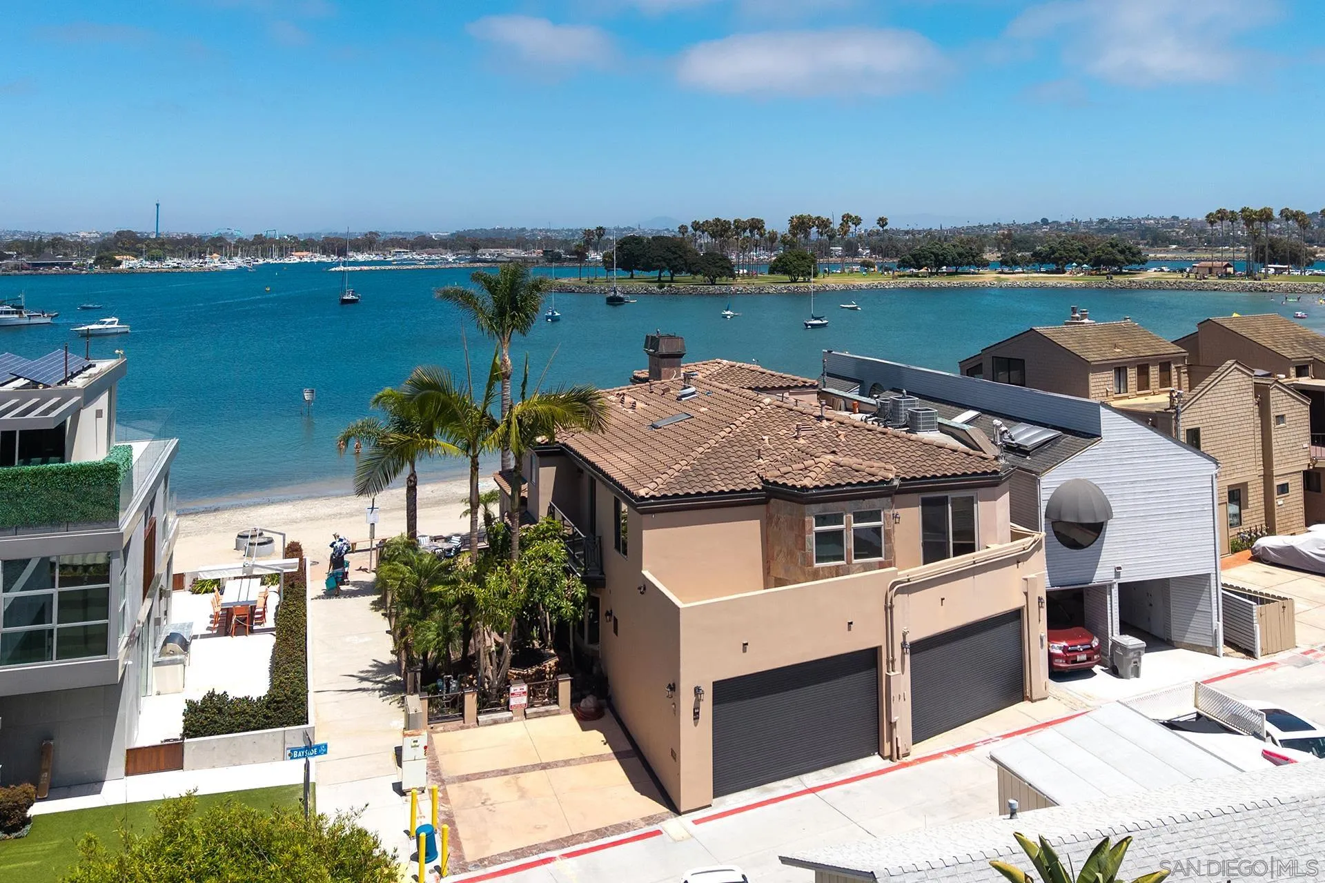 2741 Bayside Walk