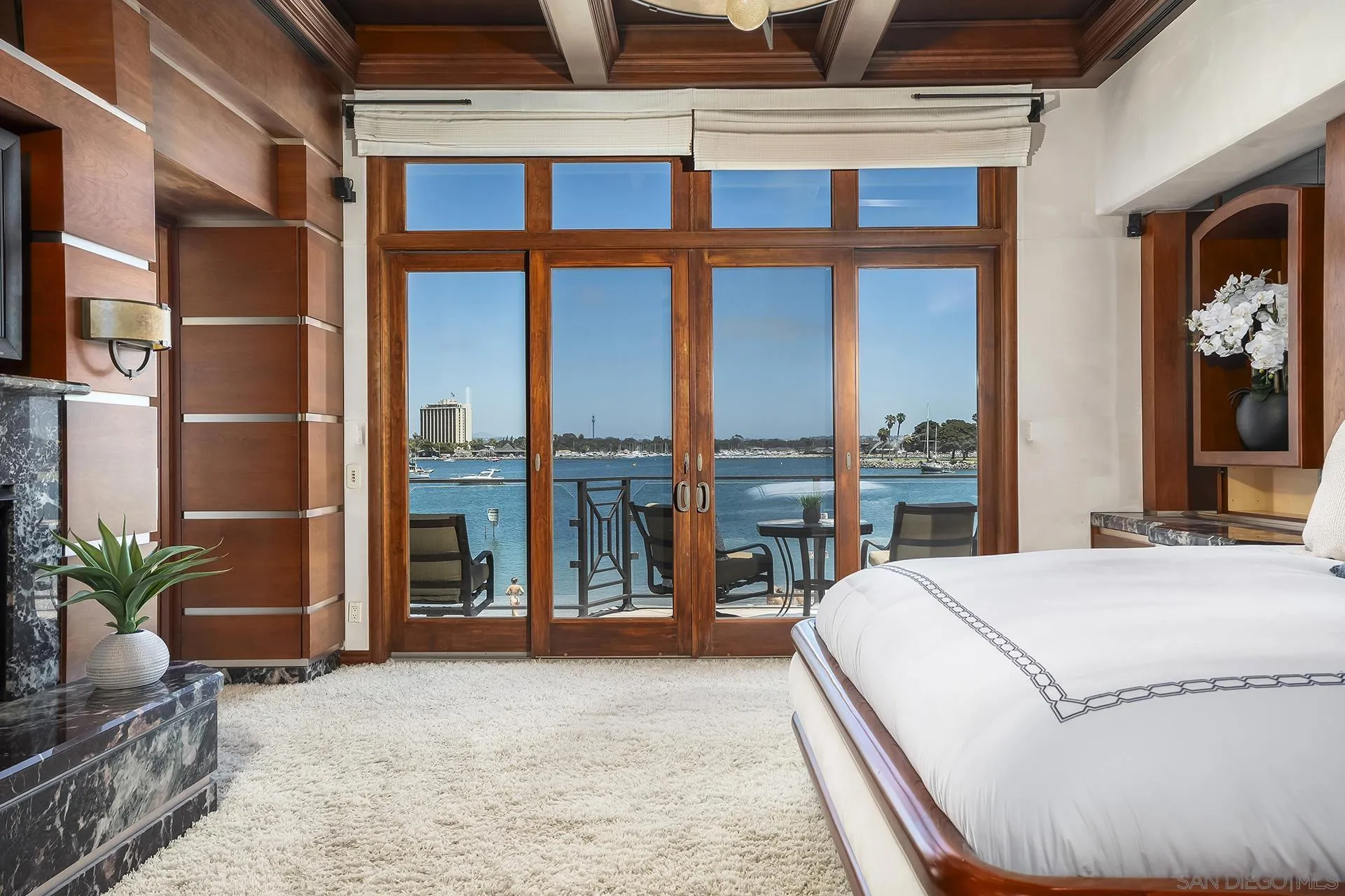 2741 Bayside Walk