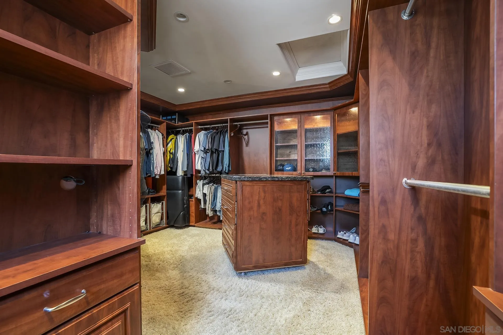 2741 Bayside Walk