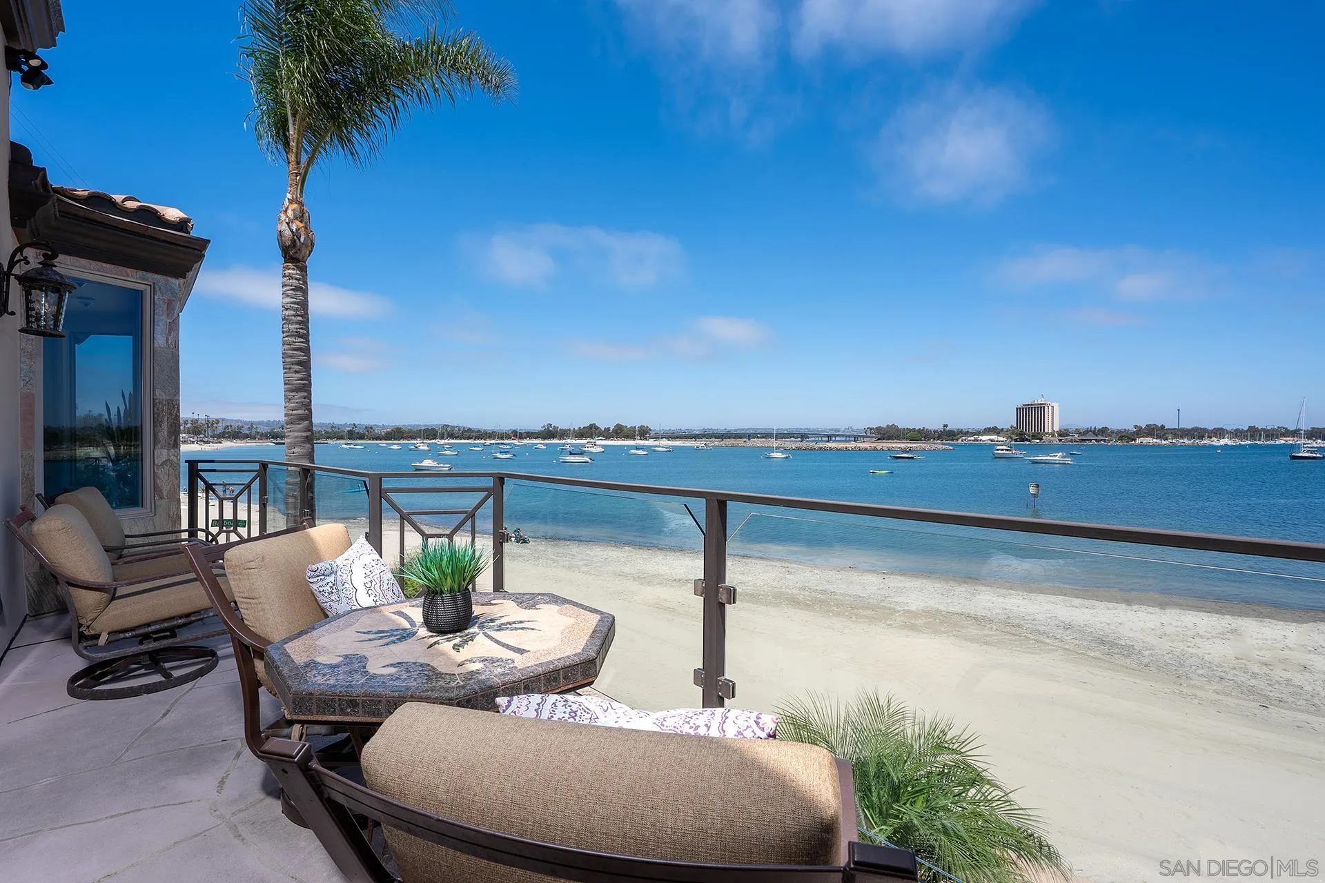 2741 Bayside Walk