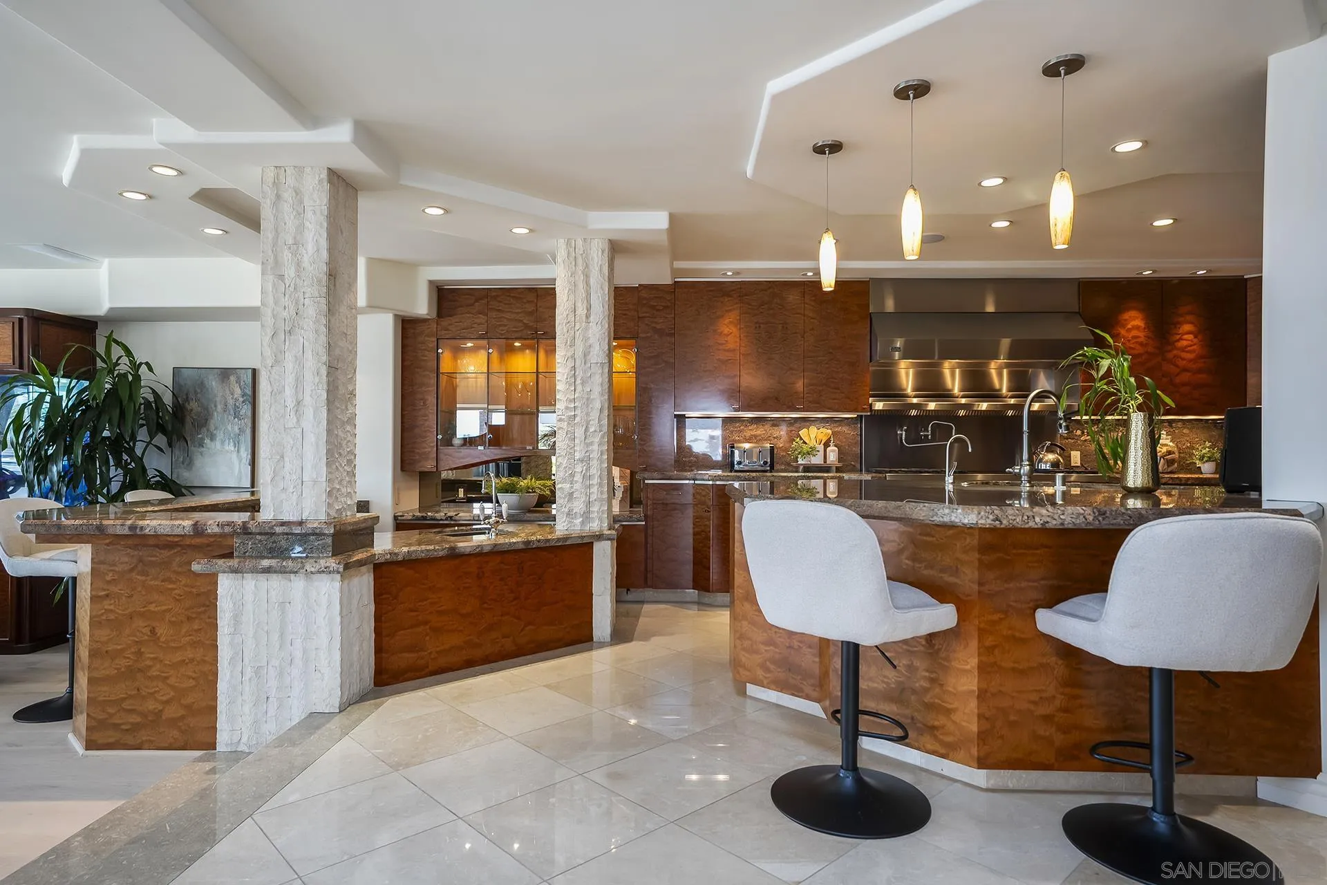 2741 Bayside Walk