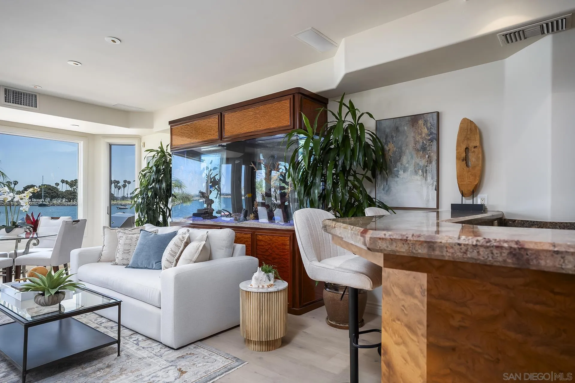 2741 Bayside Walk