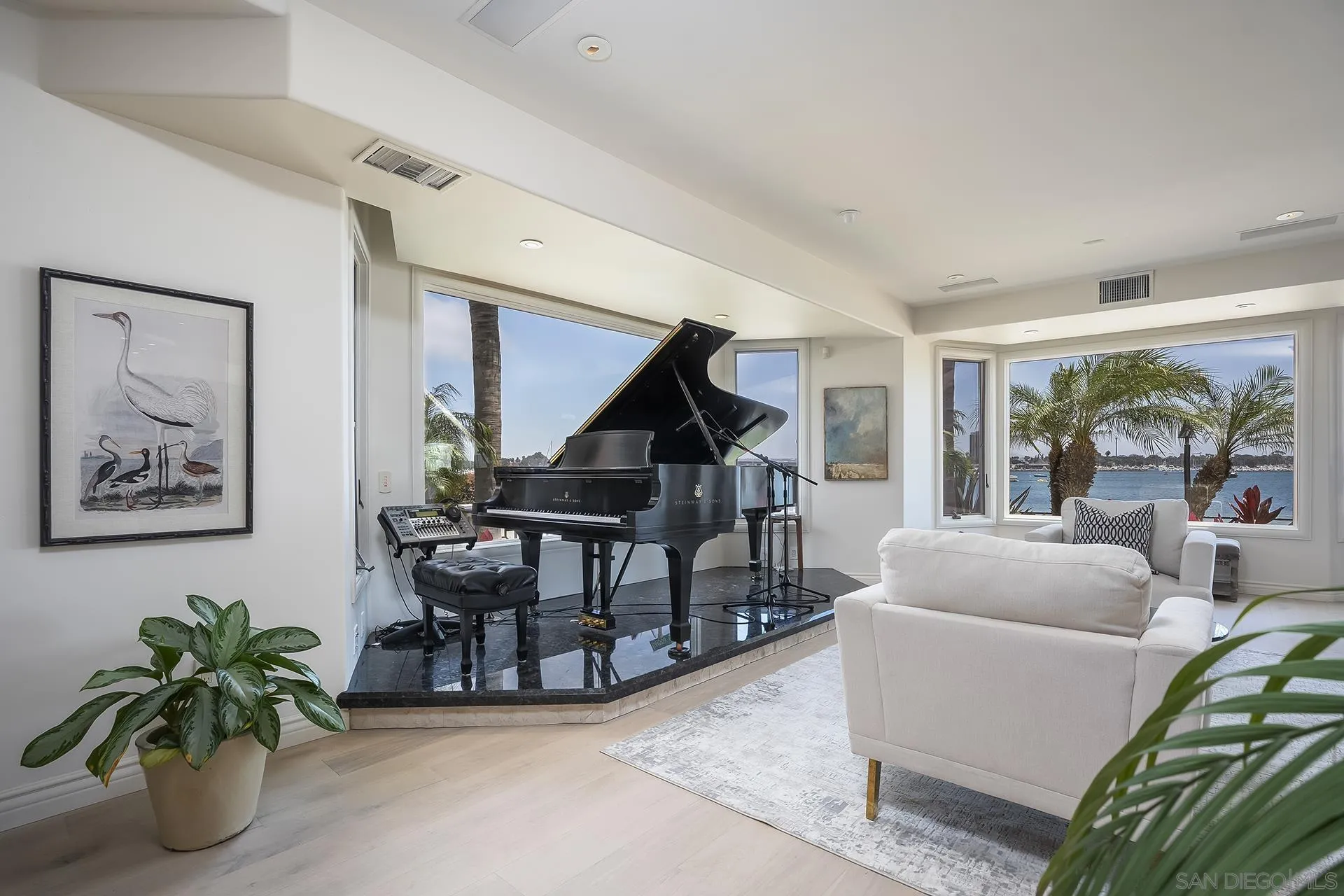 2741 Bayside Walk