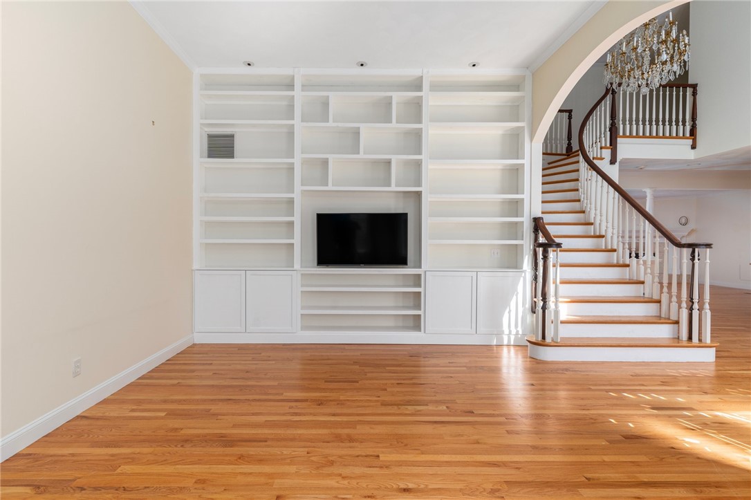 4 Christopher Drive