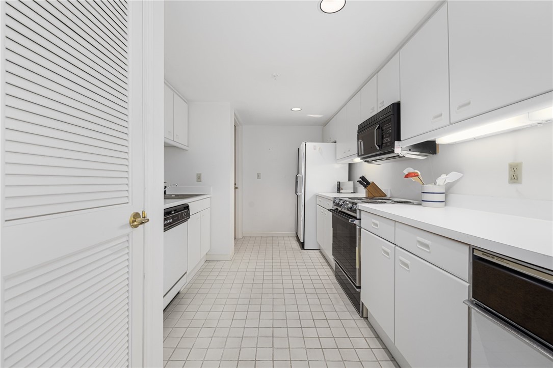 53 Conanicus Avenue 2C