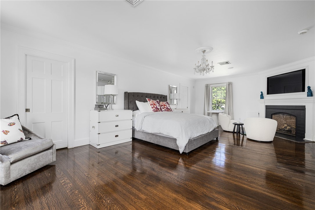 140 Freeman Parkway