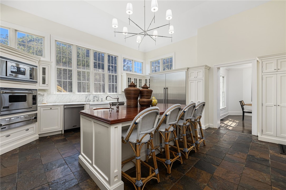 140 Freeman Parkway
