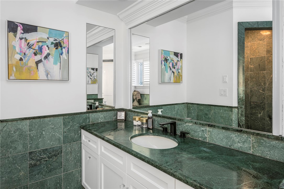 315 Meshanticut Valley Parkway