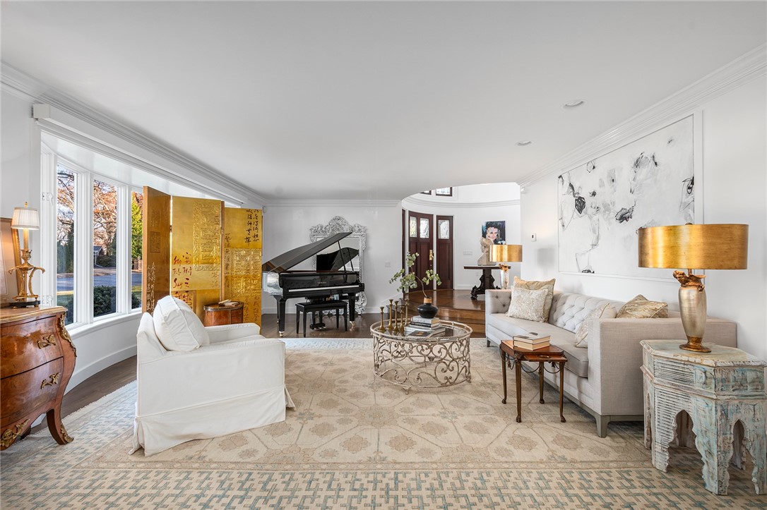 315 Meshanticut Valley Parkway