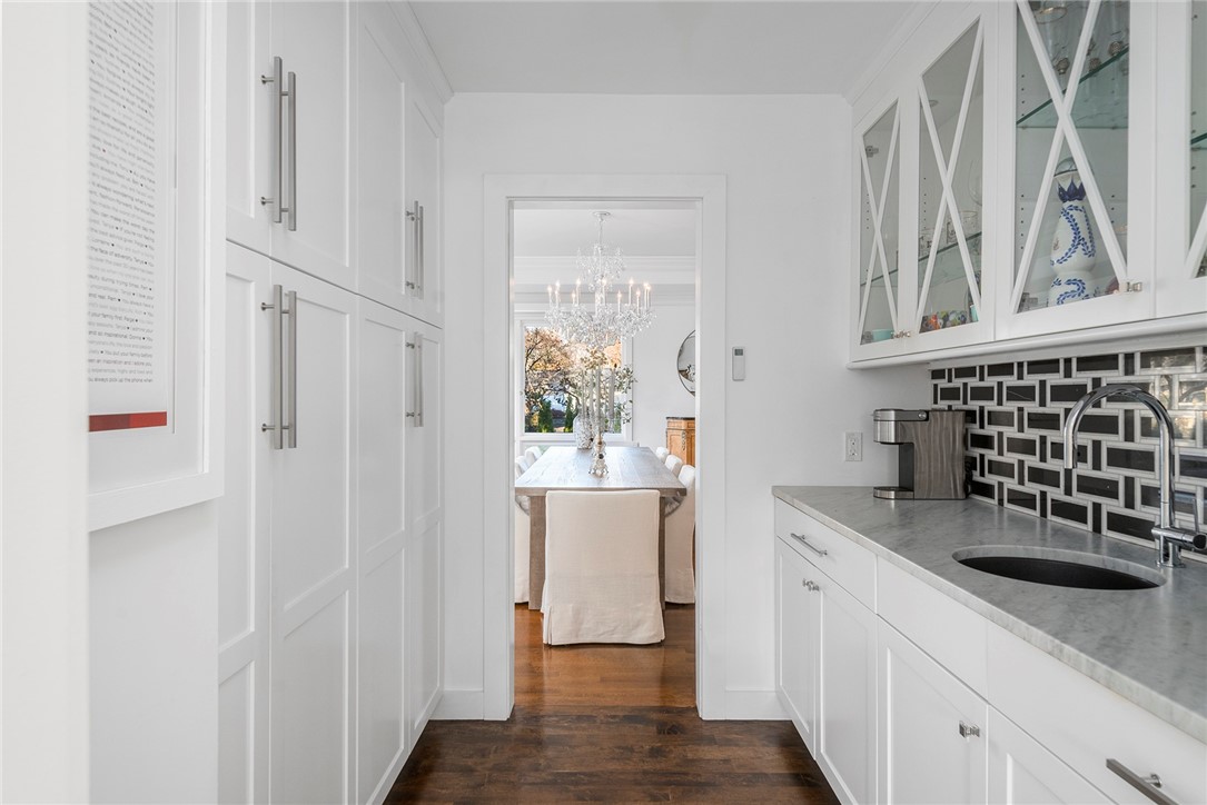 315 Meshanticut Valley Parkway