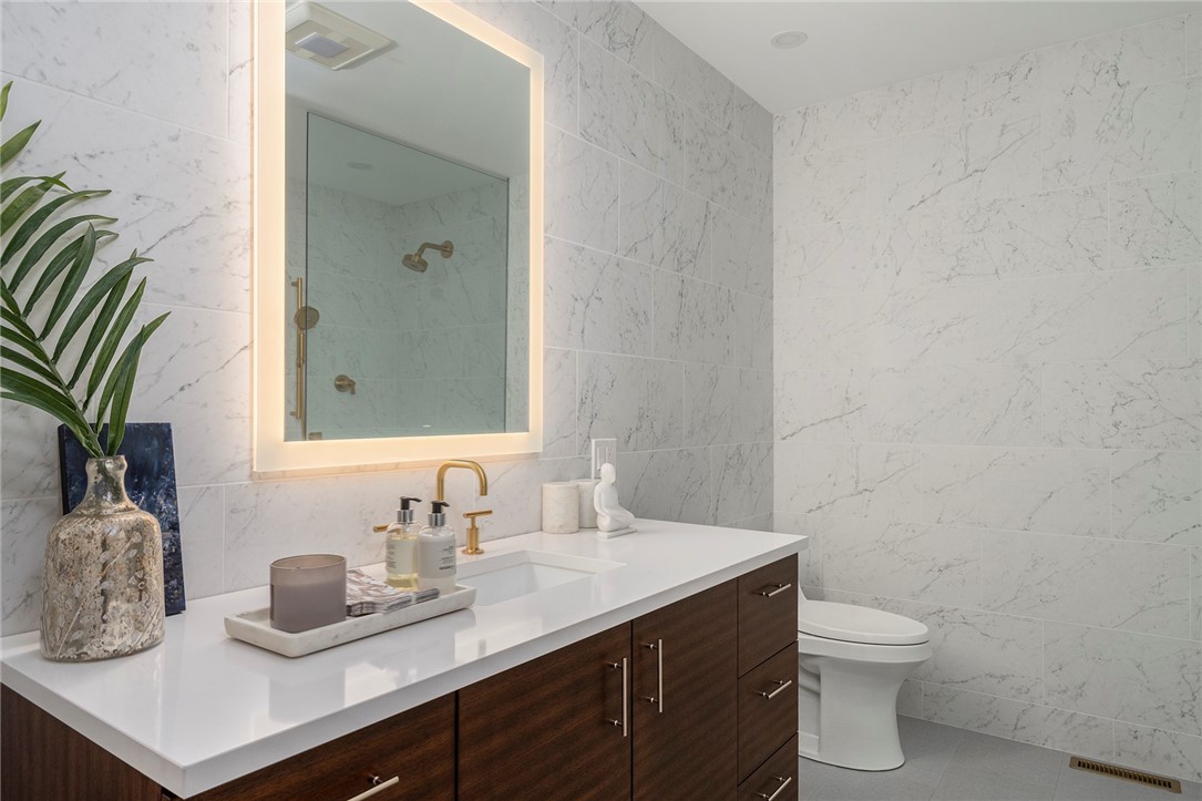 315 Meshanticut Valley Parkway