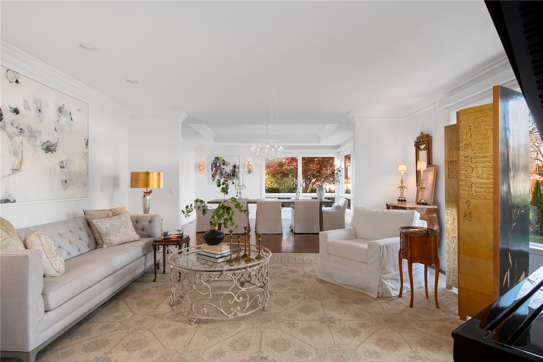 315 Meshanticut Valley Parkway