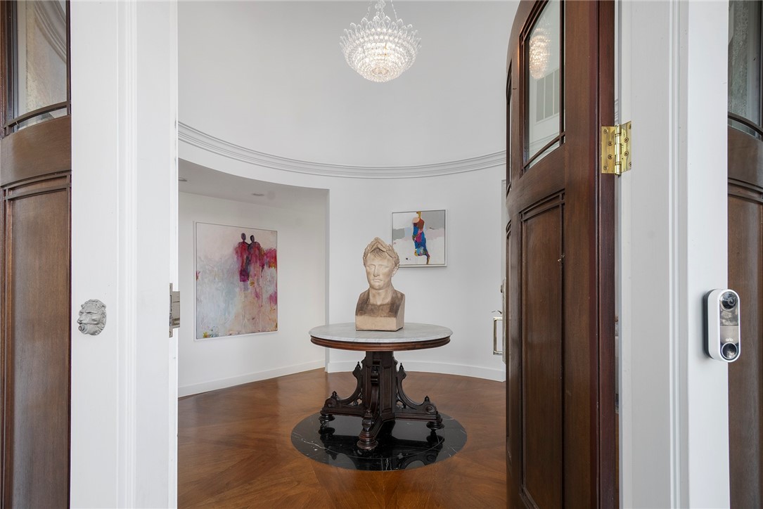 315 Meshanticut Valley Parkway