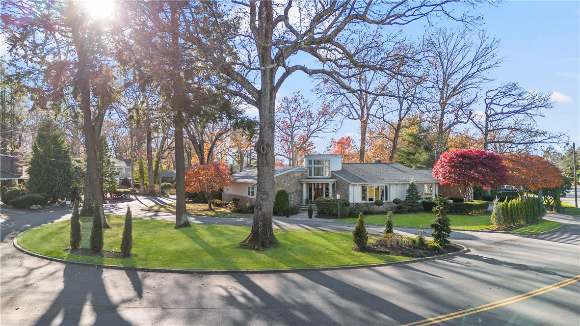 315 Meshanticut Valley Parkway