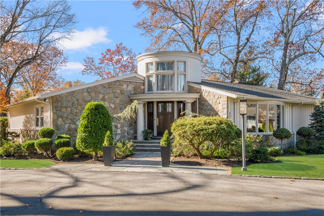 315 Meshanticut Valley Parkway