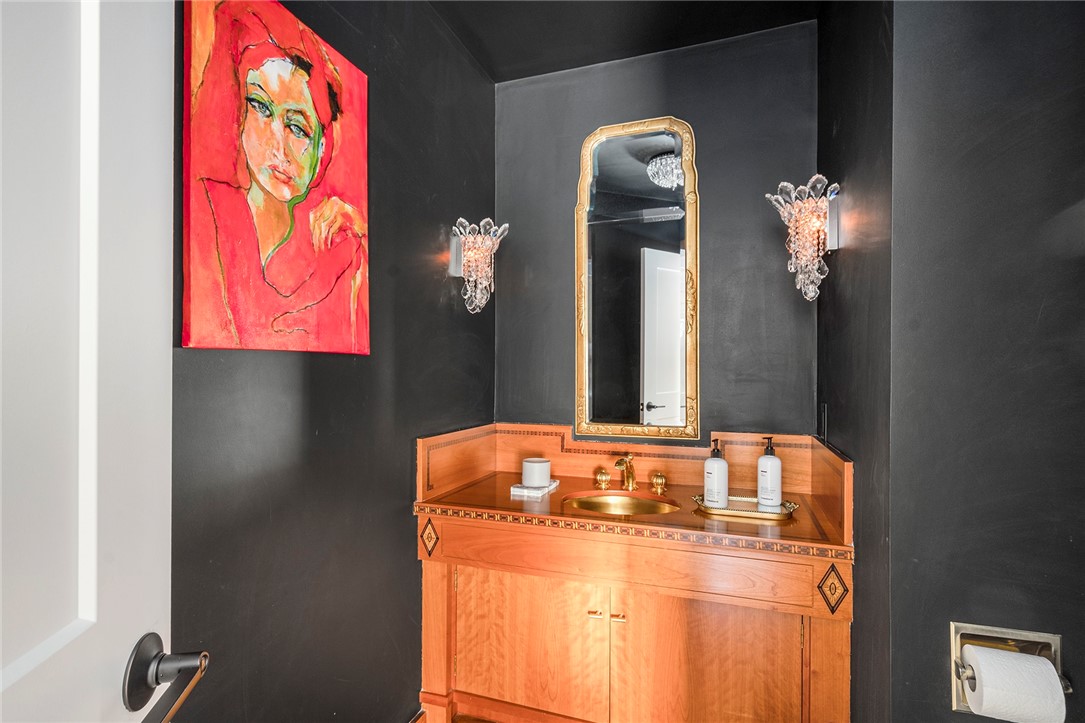 315 Meshanticut Valley Parkway