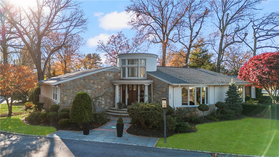 315 Meshanticut Valley Parkway