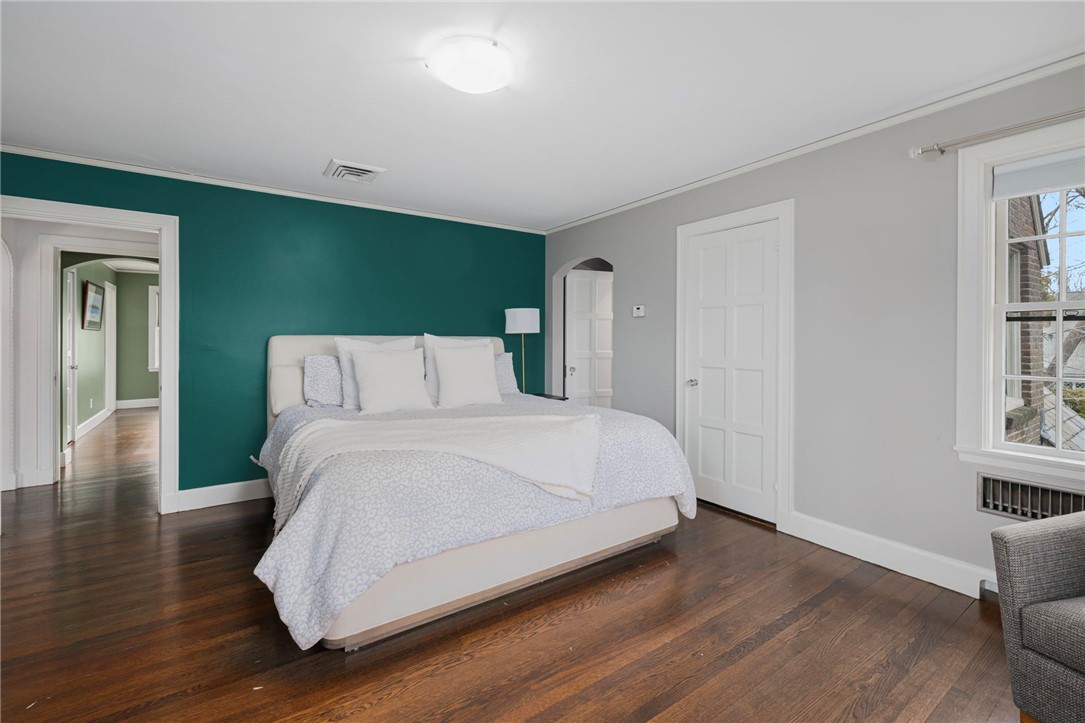 330 Freeman Parkway