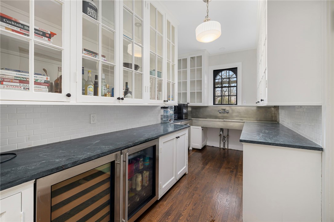330 Freeman Parkway