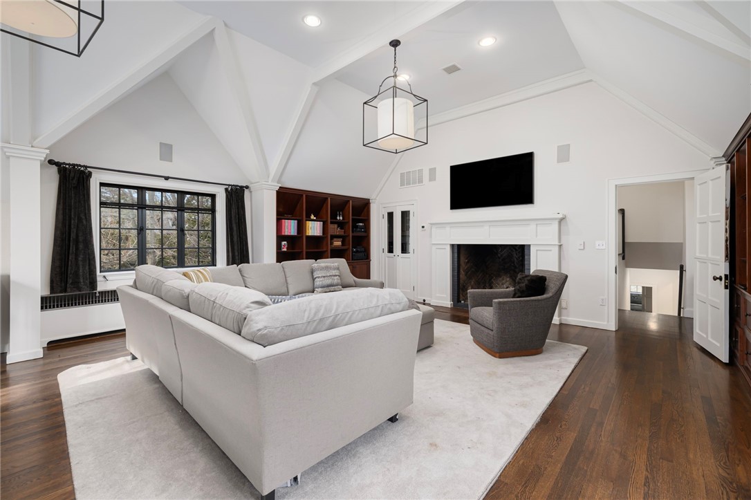 330 Freeman Parkway