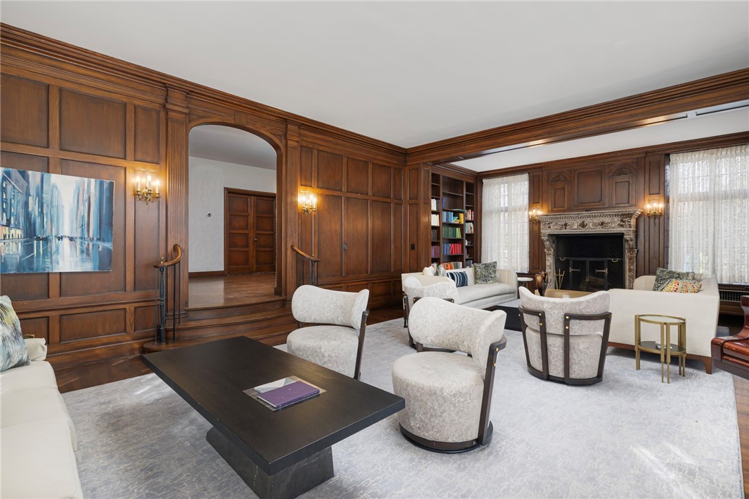330 Freeman Parkway
