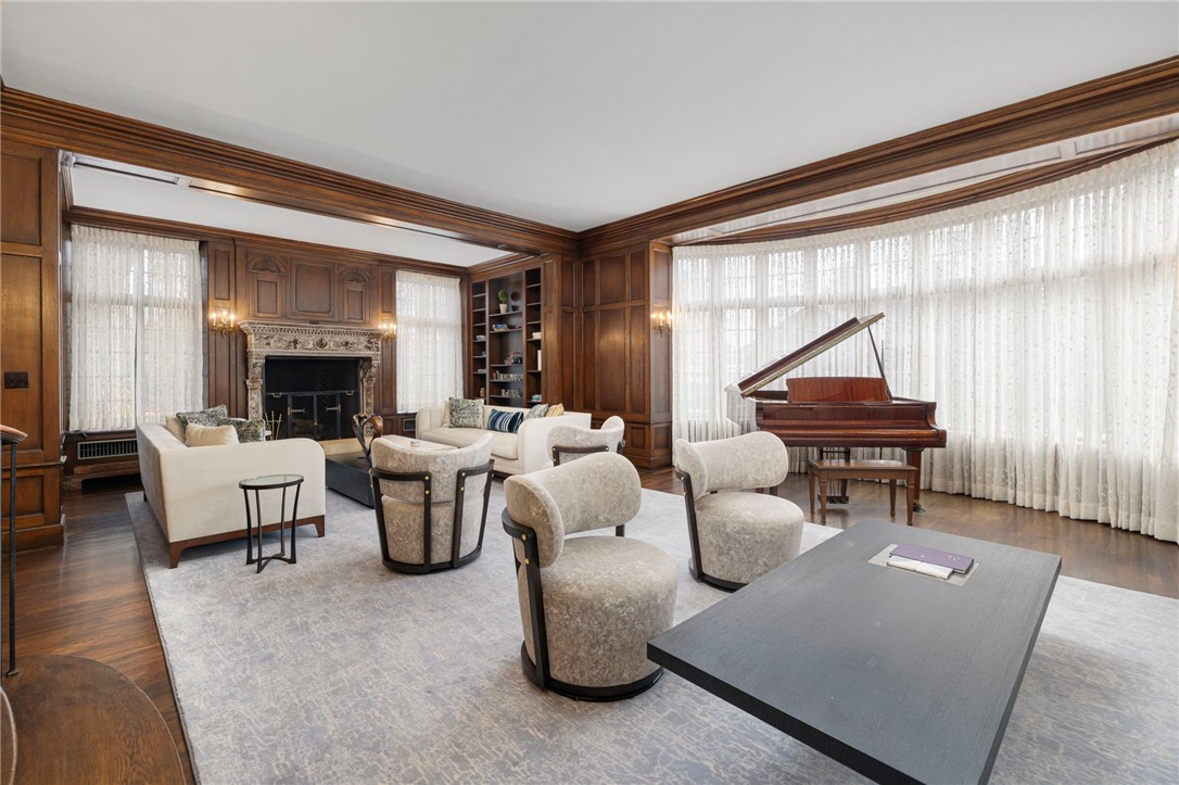 330 Freeman Parkway