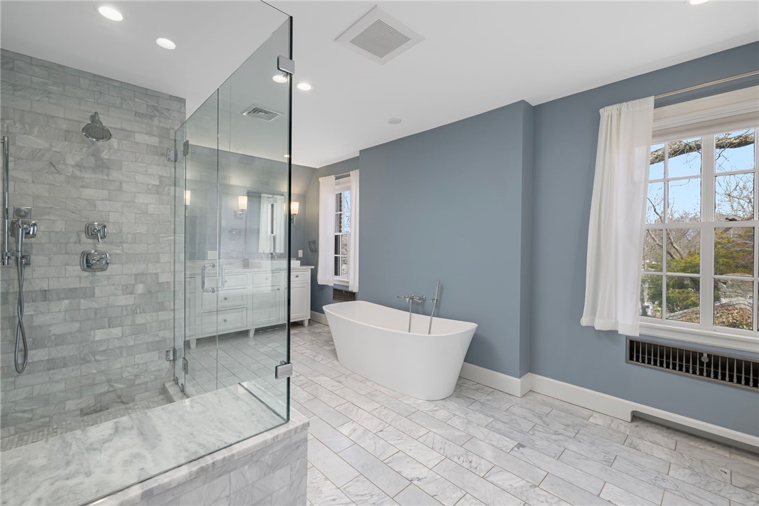 330 Freeman Parkway