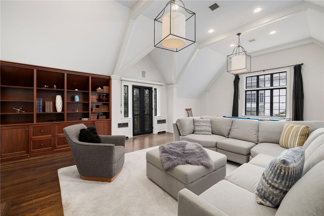 330 Freeman Parkway