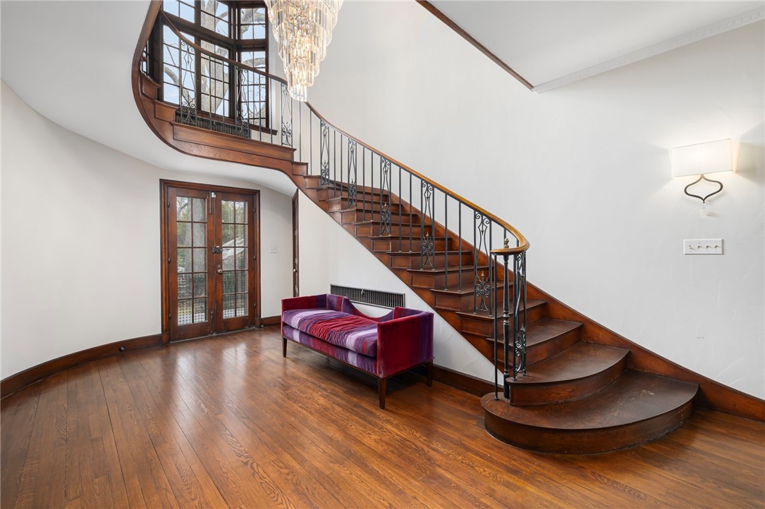 330 Freeman Parkway