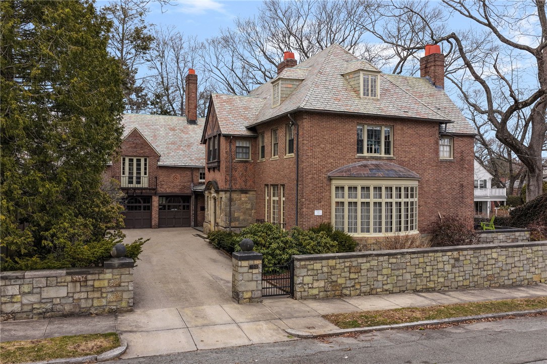 330 Freeman Parkway