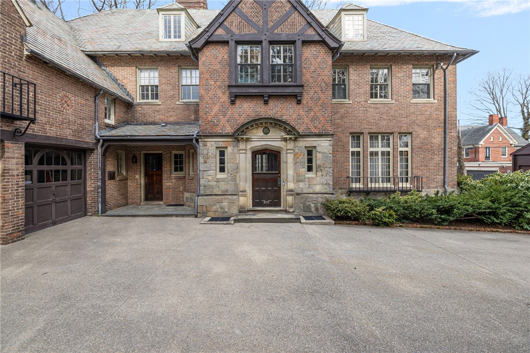 330 Freeman Parkway