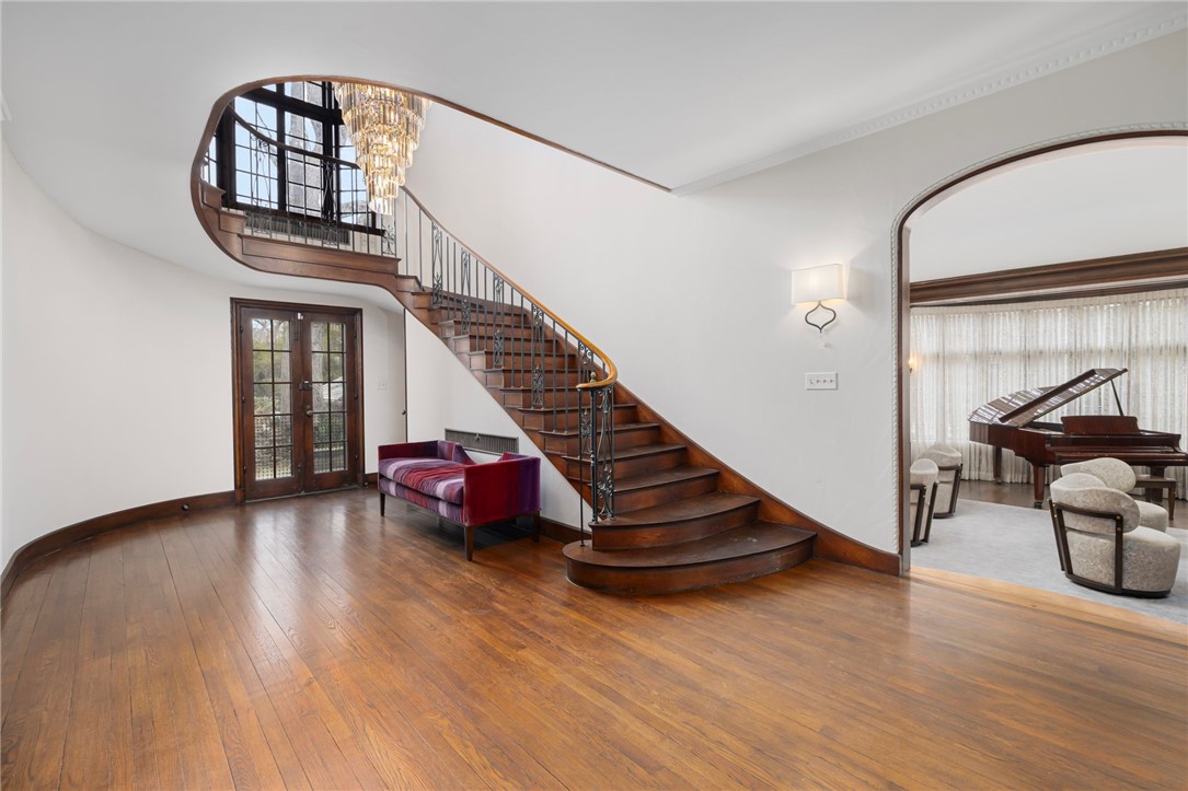 330 Freeman Parkway