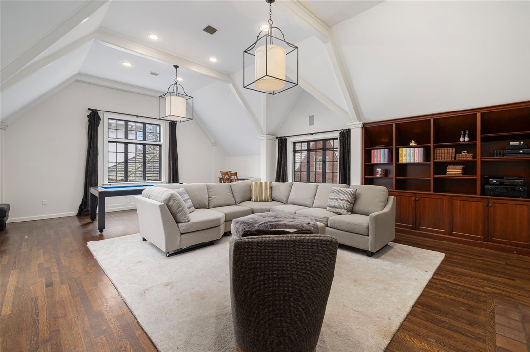 330 Freeman Parkway