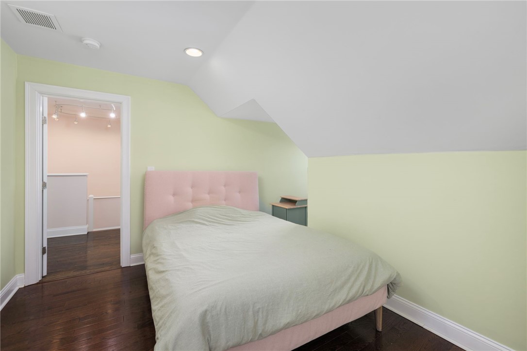 260 Brown Street 1
