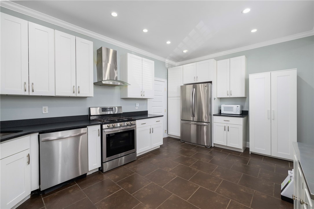 260 Brown Street 1