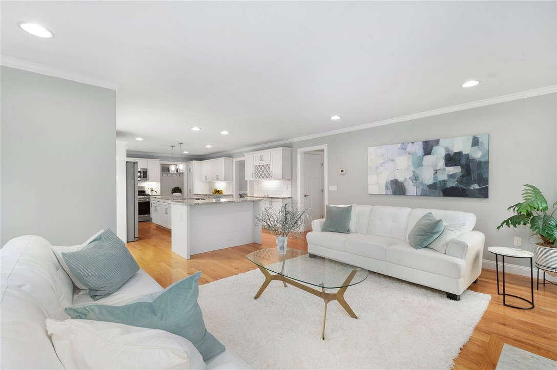 42 East Lantern Road
