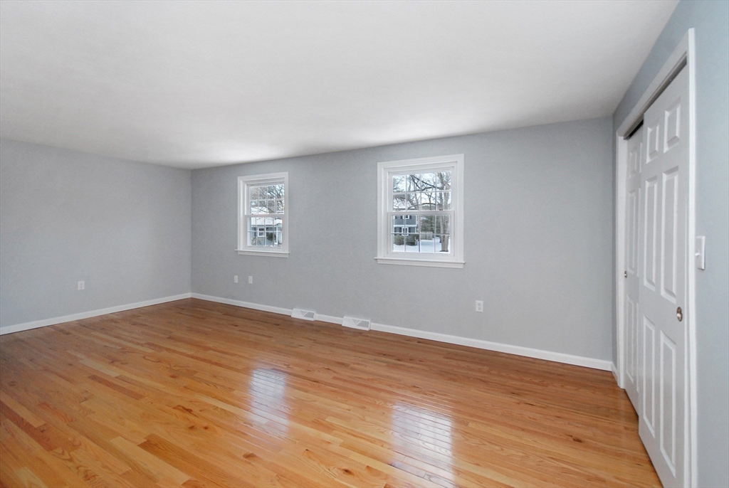 27 Meetinghouse Rd # 27