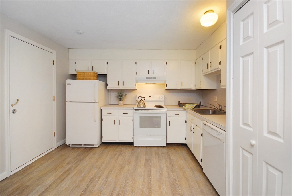 284 Codman Hill Rd # 31B