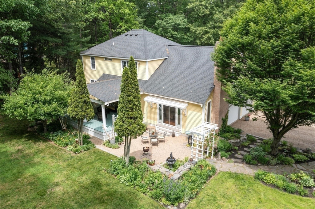209 Harwood Ave