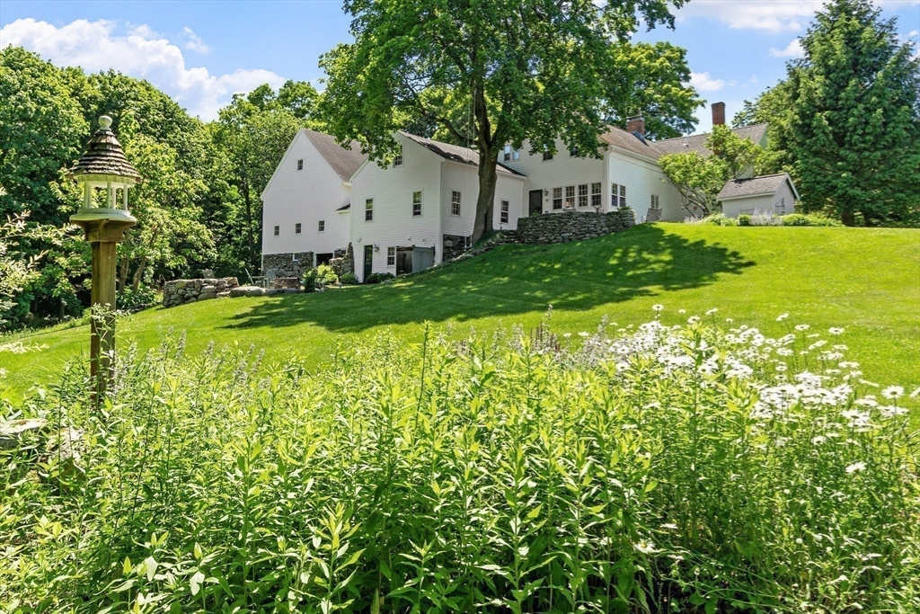 827 Hill Rd