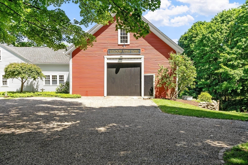 827 Hill Rd