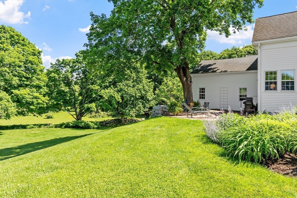 827 Hill Rd