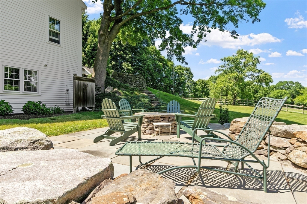 827 Hill Rd