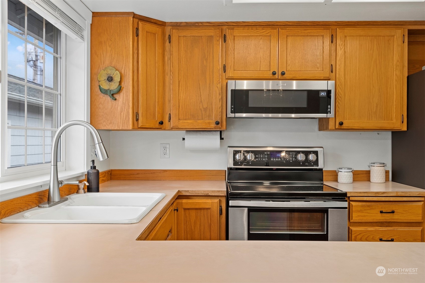 112 W 2nd Street Unit: E