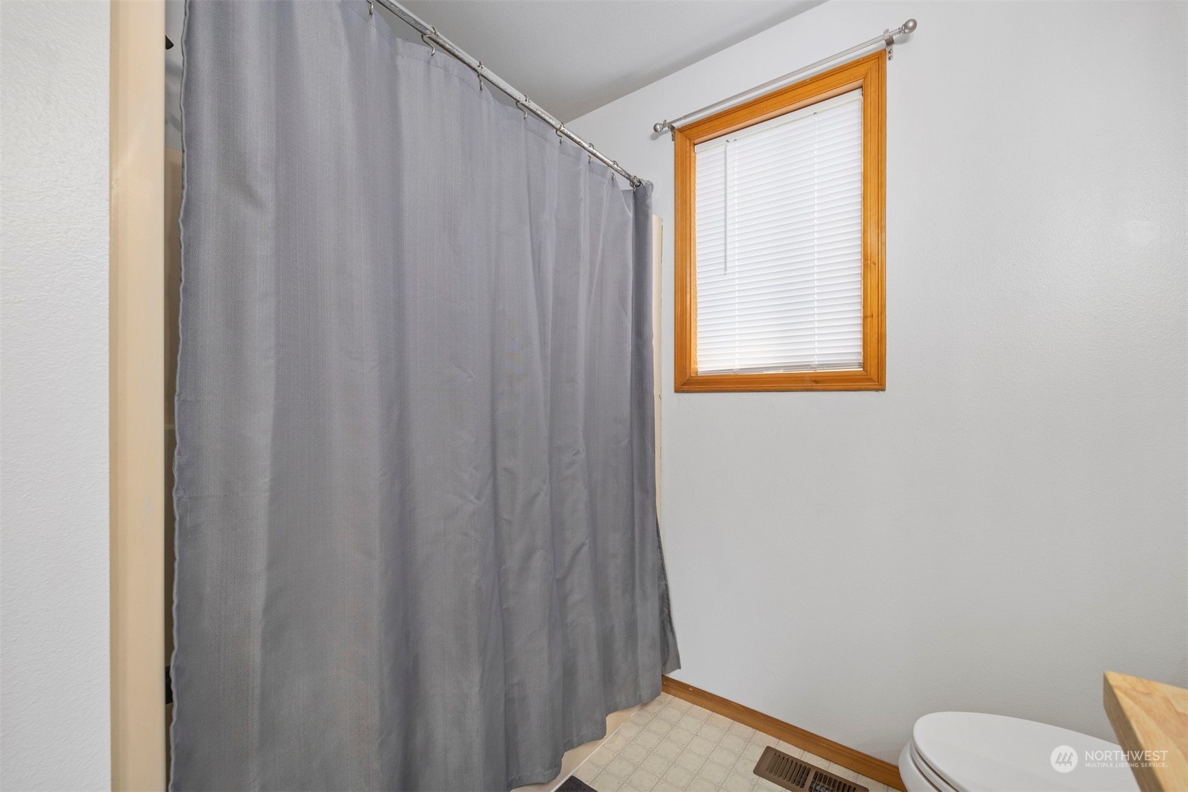 112 W 2nd Street Unit: E