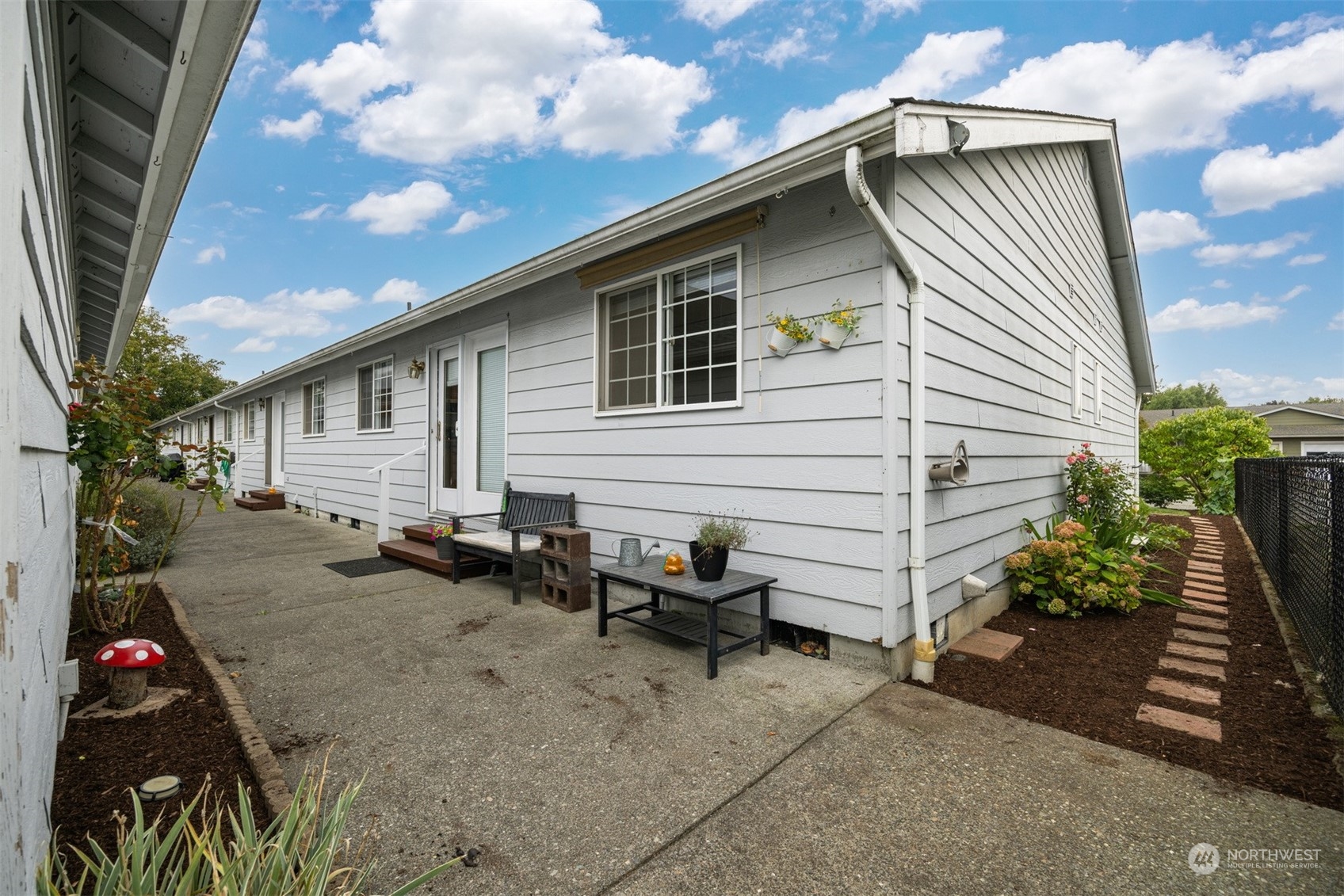 112 W 2nd Street Unit: E